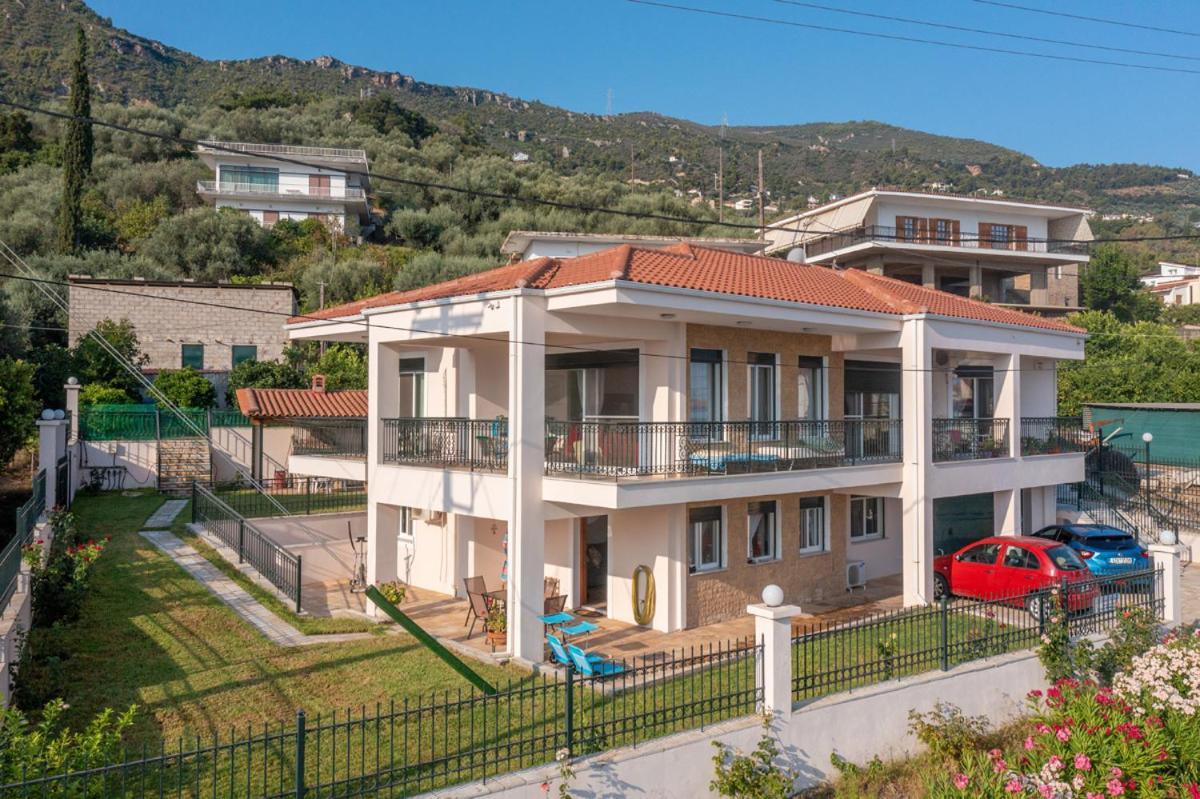 Paralia Platanou Seaview House Екстериор снимка